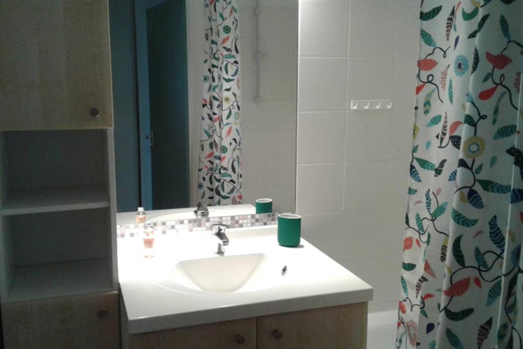 T2 Mabouya Avec Piscine Et Tennis Apartamento *